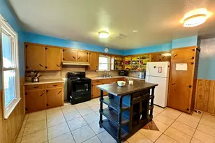 1008 Harris St, Mingus, TX 76463 - Photo 7