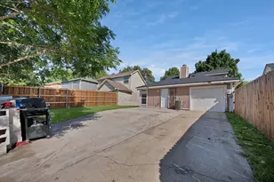 10328 Wood Heights Dr, Dallas, TX 75227 - Photo 5