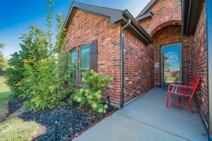 1912 Sunflower Dr, Glenn Heights, TX 75154 - Photo 3