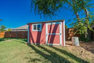 1912 Sunflower Dr, Glenn Heights, TX 75154 - Photo 37