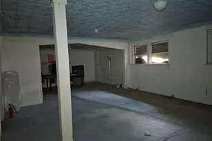 506 Sanders St, Bowie, TX 76230 - Photo 5