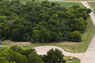 1103 Glen Eagles Dr, Grand Prairie, TX 75104 - Photo 1