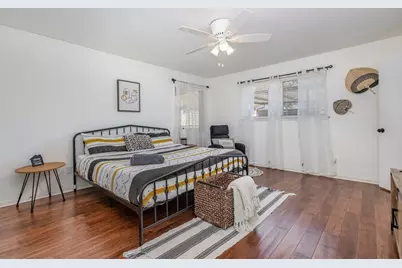 2404 Crestview Circle, Irving, TX 75062 - Photo 17