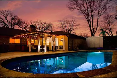 2404 Crestview Circle, Irving, TX 75062 - Photo 3