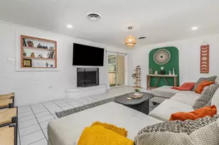 2404 Crestview Cir, Irving, TX 75062 - Photo 9