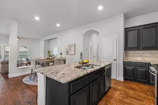 1609 Emerald Tree Pl, Aubrey, TX 76227 - Photo 5