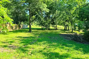 407 W Carnegie St, Winnsboro, TX 75494 - Photo 11