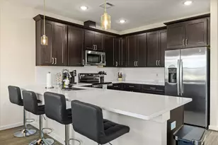 565 Galt Dr, Stephenville, TX 76401 - Photo 7