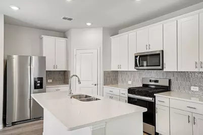 507 Clover Creek Drive, Princeton, TX 75071 - Photo 5