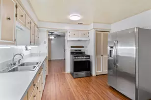 310 Larry Dr, Irving, TX 75060 - Photo 9