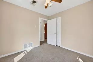 606 S Gordon St, Sherman, TX 75092 - Photo 13