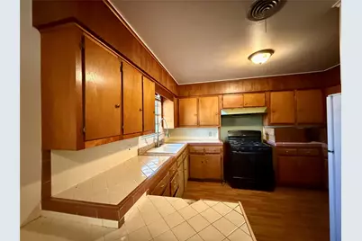 208 W Main Street, Cumby, TX 75433 - Photo 9