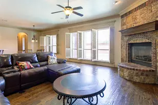 7905 Hallmark Dr, North Richland Hills, TX 76182 - Photo 13