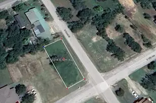 1218 E 12th Ave, Corsicana, TX 75110 - Photo 1