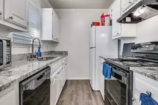 210 Myrtle Ave, Waxahachie, TX 75165 - Photo 5