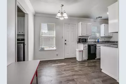 210 Myrtle Avenue, Waxahachie, TX 75165 - Photo 3