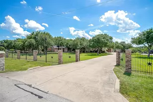 9549 Dickson Rd, Fort Worth, TX 76179 - Photo 3