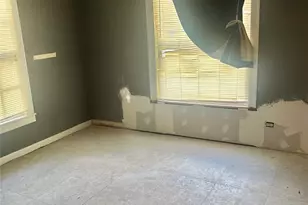 1016 N Howeth St, Gainesville, TX 76240 - Photo 9