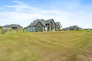 525 Ford Flts, Springtown, TX 76082 - Photo 37