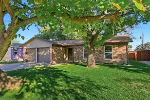 743 Idlewilde Dr, Lewisville, TX 75067 - Photo 3