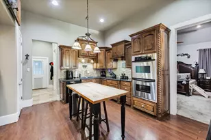 209 N Wickham St, Alvord, TX 76225 - Photo 9