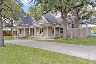 209 N Wickham St, Alvord, TX 76225 - Photo 5