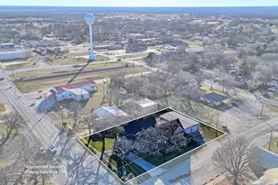 209 N Wickham St, Alvord, TX 76225 - Photo 5
