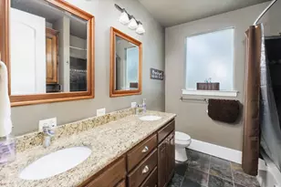 209 N Wickham St, Alvord, TX 76225 - Photo 25