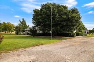 713 Arapaho Dr, Tioga, TX 76271 - Photo 3