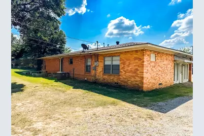 552 E Commerce Street, Fairfield, TX 75840 - Photo 19