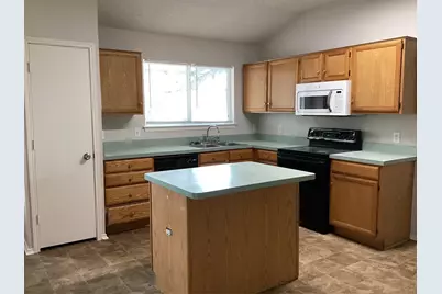 7712 Liz Lane, Watauga, TX 76148 - Photo 5