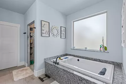 310 Oak Creek Court, Springtown, TX 76082 - Photo 35