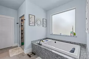 310 Oak Creek Ct, Springtown, TX 76082 - Photo 35