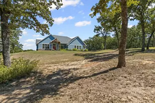 310 Oak Creek Ct, Springtown, TX 76082 - Photo 3