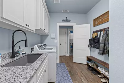 310 Oak Creek Court, Springtown, TX 76082 - Photo 23