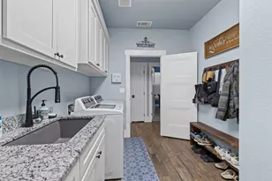 310 Oak Creek Ct, Springtown, TX 76082 - Photo 23