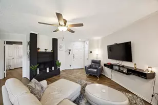 16301 Ledgemont Ln, Addison, TX 75001 - Photo 1