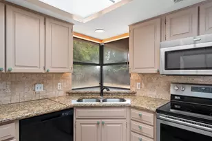 1875 Larkspur Dr, Arlington, TX 76013 - Photo 11