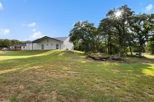 335 Ponderosa St, Bowie, TX 76230 - Photo 3