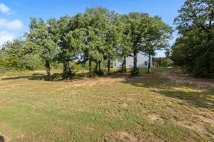 335 Ponderosa St, Bowie, TX 76230 - Photo 33