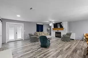 335 Ponderosa St, Bowie, TX 76230 - Photo 5