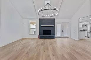 610 Betsy Ross Dr, Arlington, TX 76002 - Photo 5