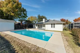 610 Betsy Ross Dr, Arlington, TX 76002 - Photo 1