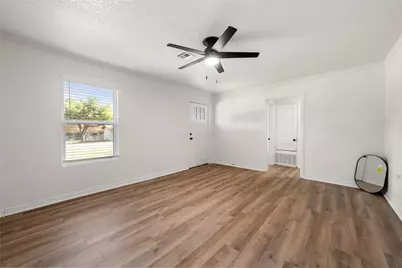 206 E Avenue G, Valley Mills, TX 76689 - Photo 9