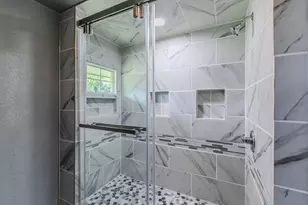 768 Elmwood Dr, Woodway, TX 76712 - Photo 9