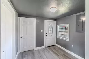 768 Elmwood Dr, Woodway, TX 76712 - Photo 17