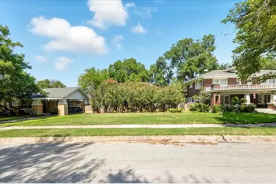 2328 Mistletoe Boulevard, Fort Worth, TX 76110 - Photo 11
