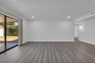 710 Country Ln, Grand Prairie, TX 75052 - Photo 11