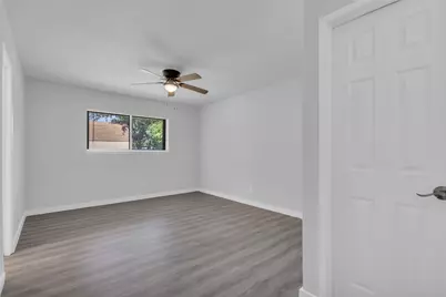 710 Country Lane, Grand Prairie, TX 75052 - Photo 17