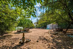 407 E Oakdale St, Keene, TX 76059 - Photo 23